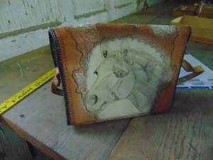 lot 4714 image: Vintage Leather Purse