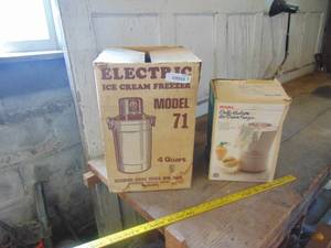 lot 4725 image: Pair of Modern Ice cream Makers