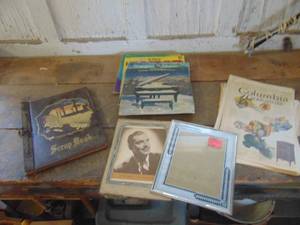 lot 4731 image: Albums - Advertising and Scrapbook