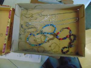 lot 4738 image: Selection of Costume Jewelry