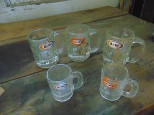 lot 4746 image: Medium and Small A&W Mugs