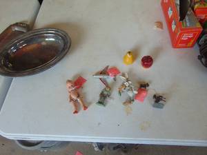 lot 4765 image: Metal Bugs Bunny - and selection of other vintage Toys