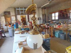 lot 4766 image: Single Light Fixture - Globe is cracked - but replacement globe is in good shape