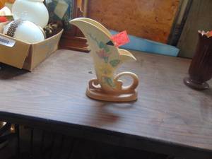 lot 4768 image: Hull VasePlanter