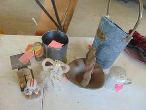 lot 4792 image: Scales Decor and More