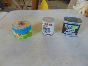 lot 4829 image: Selection of Tins