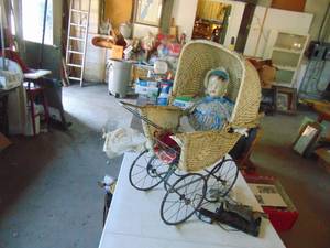 lot 4837 image: Vintage Stroller with 2 Vintage Dolls