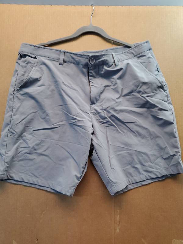 lot 27679 image: Mens Gray Casual Shorts Size 38 - Retail $20