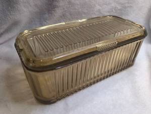 lot 2501 image: Federal Yellow Depression Glass Refrigerator Container with Lid