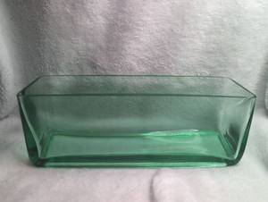 lot 2514 image: Green Glass Rectangular Vase