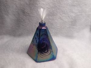 lot 2516 image: Glass Eye Iridescent Blue Cone Oil Lamp