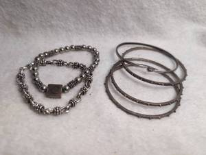 lot 3007 image: Multiple Bangles Lot - 6 ct