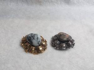 lot 3023 image: Ornamental Cabochon Brooches with Filigree Settings - 2 ct