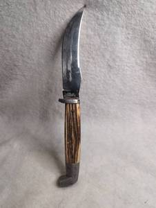 lot 3511 image: Buffalo Skinner Knife with Wood Handle and Metal Guard