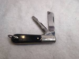 lot 3515 image: Electric Mate Multi-Tool Pocket Knife