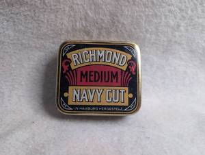 lot 4003 image: Richmond Medium Navy Cut Tobacco Tin Hamburg