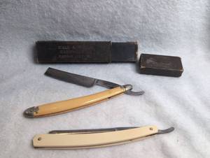 lot 4052 image: Hall & Willis Hardware Co. Straight Razor with Stropping Sheath Kansas City MO