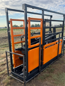 lot 2836 image: Unused Landhonor 10FT Cattle Squeeze Chute  LHR-CSC10&nbsp