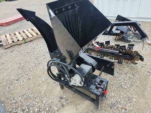 lot 60003 image: Vorx Industrial Mini Skid Steer Hydraulic Branch Shredder  NL118WC