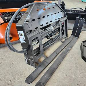lot 7003 image: Captok Skid Steer Side Shift Forks  CK-SF60