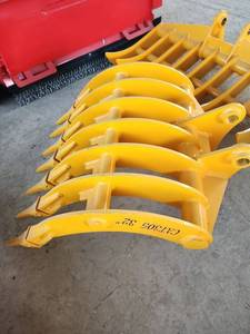 lot 7150 image: Captok 32-inch Rake with Teeth  Fits CAT305&nbsp