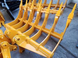 lot 7171 image: CAT 307 Excavator Rake  48-Inch with Teeth&nbsp