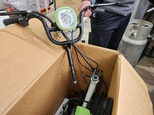 lot 7312 image: Electric Scooter  New in Box  CK-E48