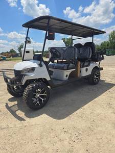 lot 7306 image: Captok OFF-ROAD 6-Seater Electric Golf Cart  60V, Backup Camera, Bluetooth  CK-GC42S  White