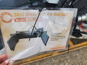 lot 7157 image: Captok Skid Steer Manure Bucket  CK-MB77