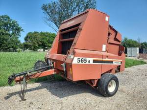 lot 52 image: Hesston 565A Round Baler Serial Number 565A 01590
