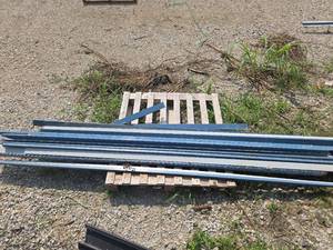 lot 11003 image: Variety of Metal Roofing & Siding panals in the color blue