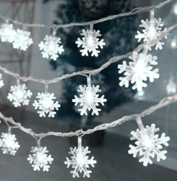 lot 305 image: Christmas Lights, 20 Ft 40 LED Snowflake String Lights Battery Operated Fairy Lights for Bedroom Patio Room Garden Party Home Xmas Decor Indoor Outdoor Christmas Tree Decorations Cool White