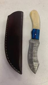lot 13 image: Handcrafted Damascus Steel Blade Full Tang Knife bone and blue wood Handle with Sheath approx 7.75 inches