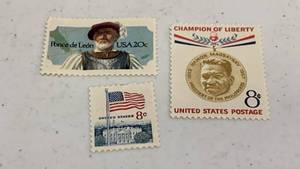 lot 21 image: Lot of 3 US Postage Stamps Ponce de Le�n 20�, Flag 8�, Magsaysay 8�