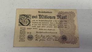 lot 34 image: Reichsbanknote Zwei Millionen Mark 1923 German world Currency - bank note RC50