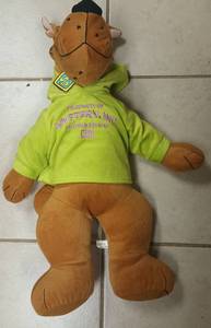 lot 539 image: Scooby-Doo Plush Toy with Green Hoodie GS80