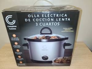 lot 22 image: Complete Cuisine Electric Slow Cooker 3 Quarts
