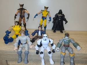 lot 25 image: Action Figure Lot 9 Figures Mixed Brands