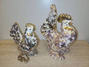lot 39 image: Pair of Decorative Rooster Figurines with Gold Accents