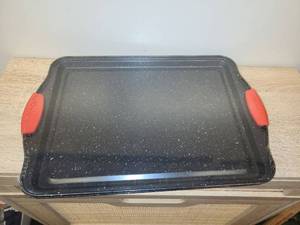 lot 40 image: Rectangular Baking Sheet with Red Handles 2 a pack