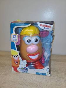 lot 56 image: Playskool Friends Mrs. Potato Head 12 Pieces