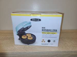 lot 63 image: Bella Mini Rosquillera Donut Maker