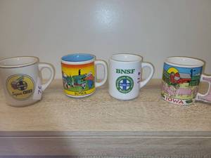 lot 76 image: Iowa Themed Ceramic Coffee Mugs Set of 4 Santa Fe BNSF Railroad