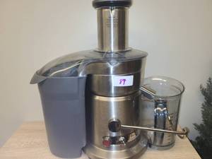 lot 89 image: COMMERCIAL BREVILLE Juicer with Pulp Ejection System and Juice Glass