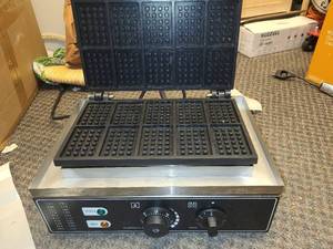 lot 90 image: Commercial Waffle Iron 10-Plate Grid Cooktop Temperature Timer Control
