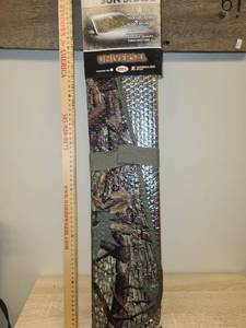 lot 98 image: Universal Car Sun Shade Standard Size
