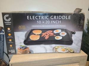 lot 100 image: Complete Cuisine Electric Griddle 10 x 20 Inch Non-Stick