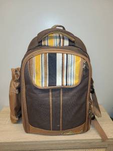 lot 103 image: Picnic Backpack with Striped Lining and Flatware Set