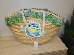 lot 104 image: Disneys Castaway Cay Straw Tote Bag with Rope Handles