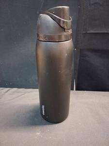 lot 5474 image: Owala Flip Water Bottle with Straw 40 Oz